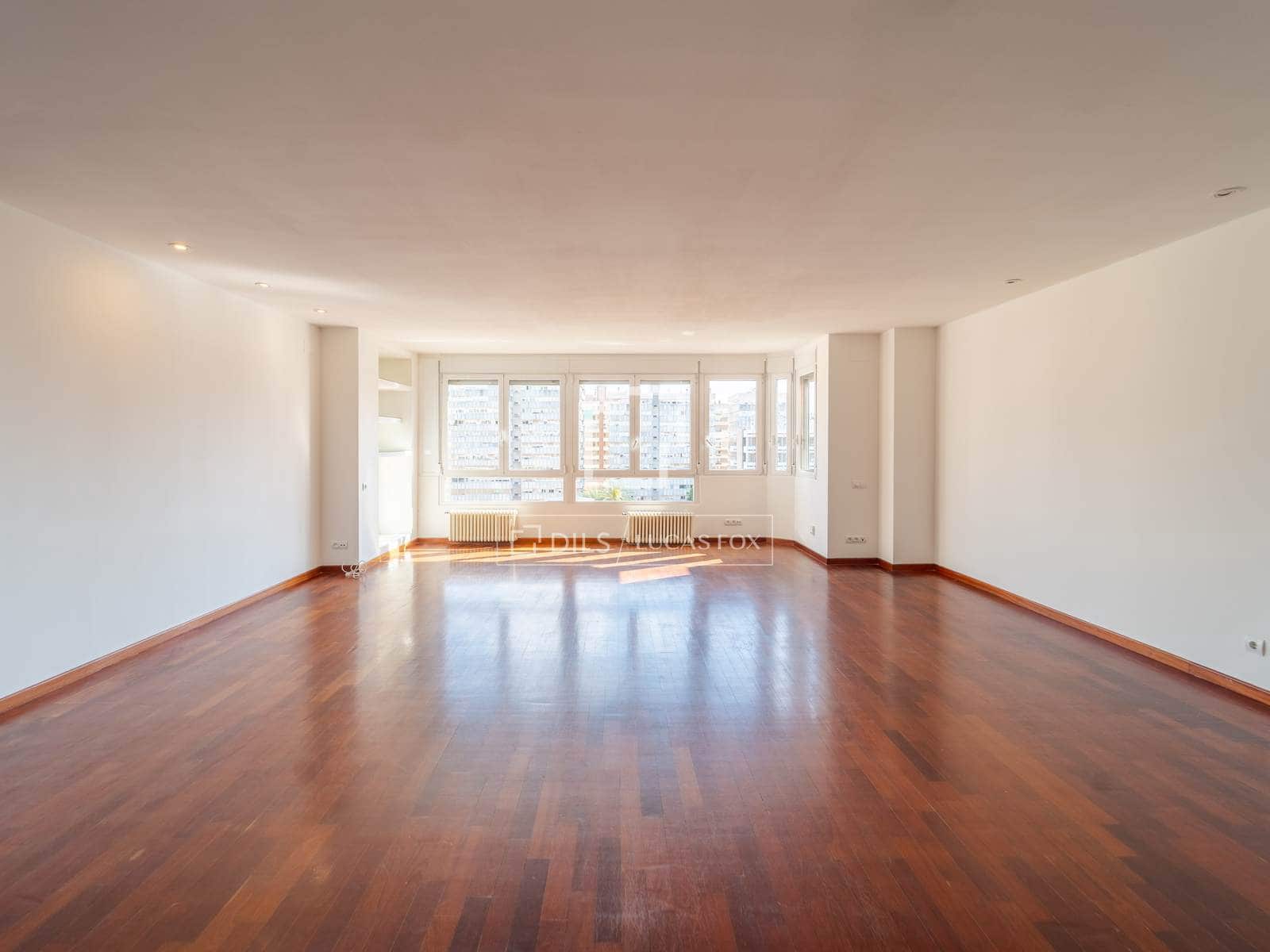 4 quarto Apartamento para arrendar em Valencia cidade com garagem - 2 600 € (Ref: 9821020)