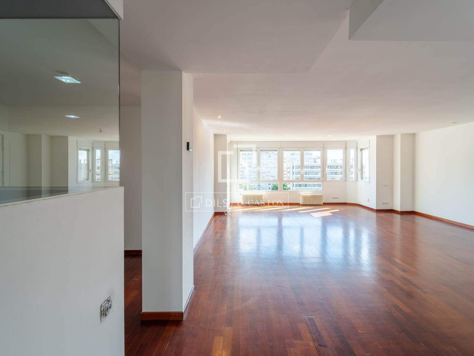4 quarto Apartamento para arrendar em Valencia cidade com garagem - 2 600 € (Ref: 9821020)