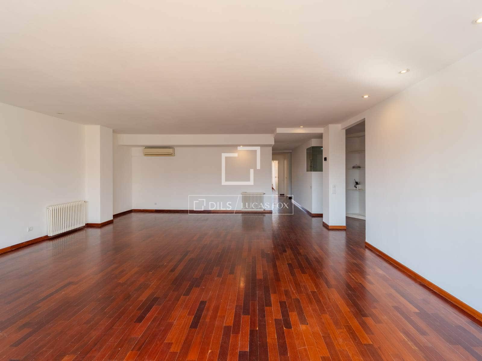 4 quarto Apartamento para arrendar em Valencia cidade com garagem - 2 600 € (Ref: 9821020)