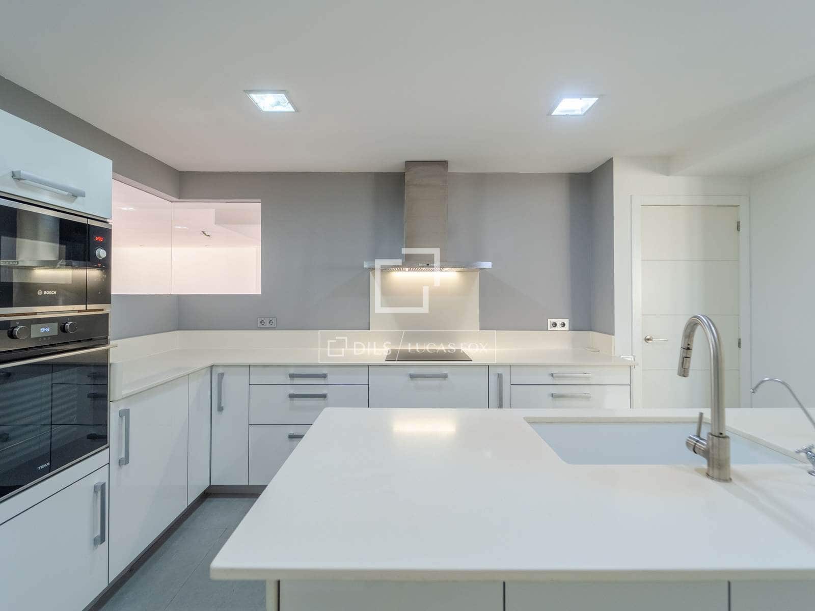 4 quarto Apartamento para arrendar em Valencia cidade com garagem - 2 600 € (Ref: 9821020)