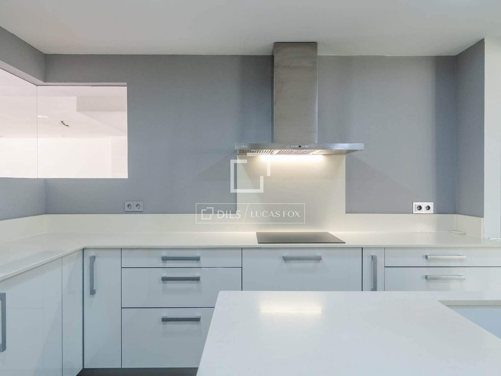 4 quarto Apartamento para arrendar em Valencia cidade com garagem - 2 600 € (Ref: 9821020)