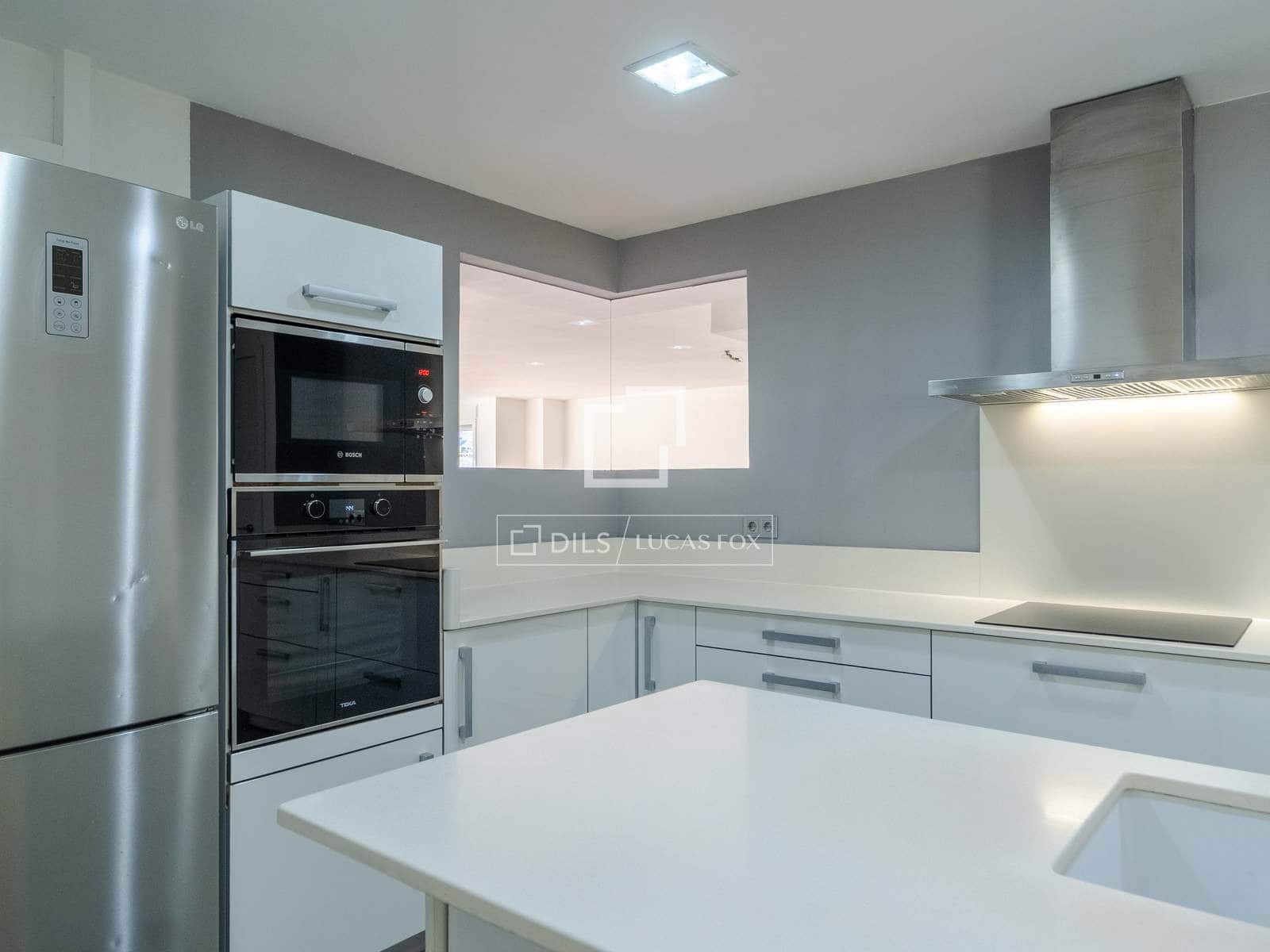 4 quarto Apartamento para arrendar em Valencia cidade com garagem - 2 600 € (Ref: 9821020)