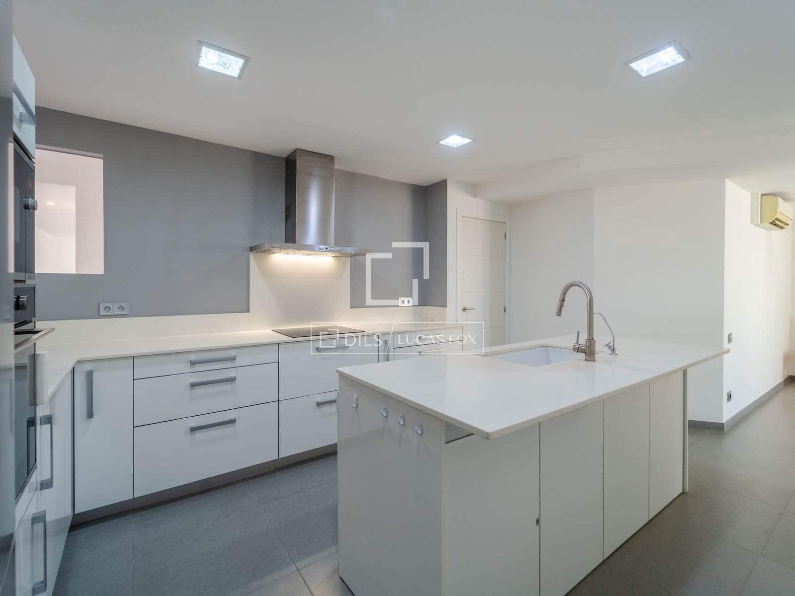4 quarto Apartamento para arrendar em Valencia cidade com garagem - 2 600 € (Ref: 9821020)