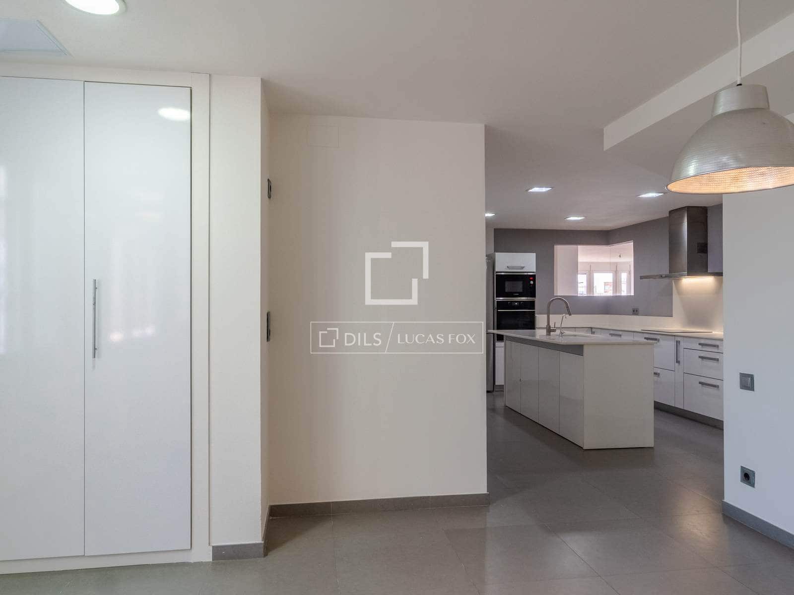 4 quarto Apartamento para arrendar em Valencia cidade com garagem - 2 600 € (Ref: 9821020)
