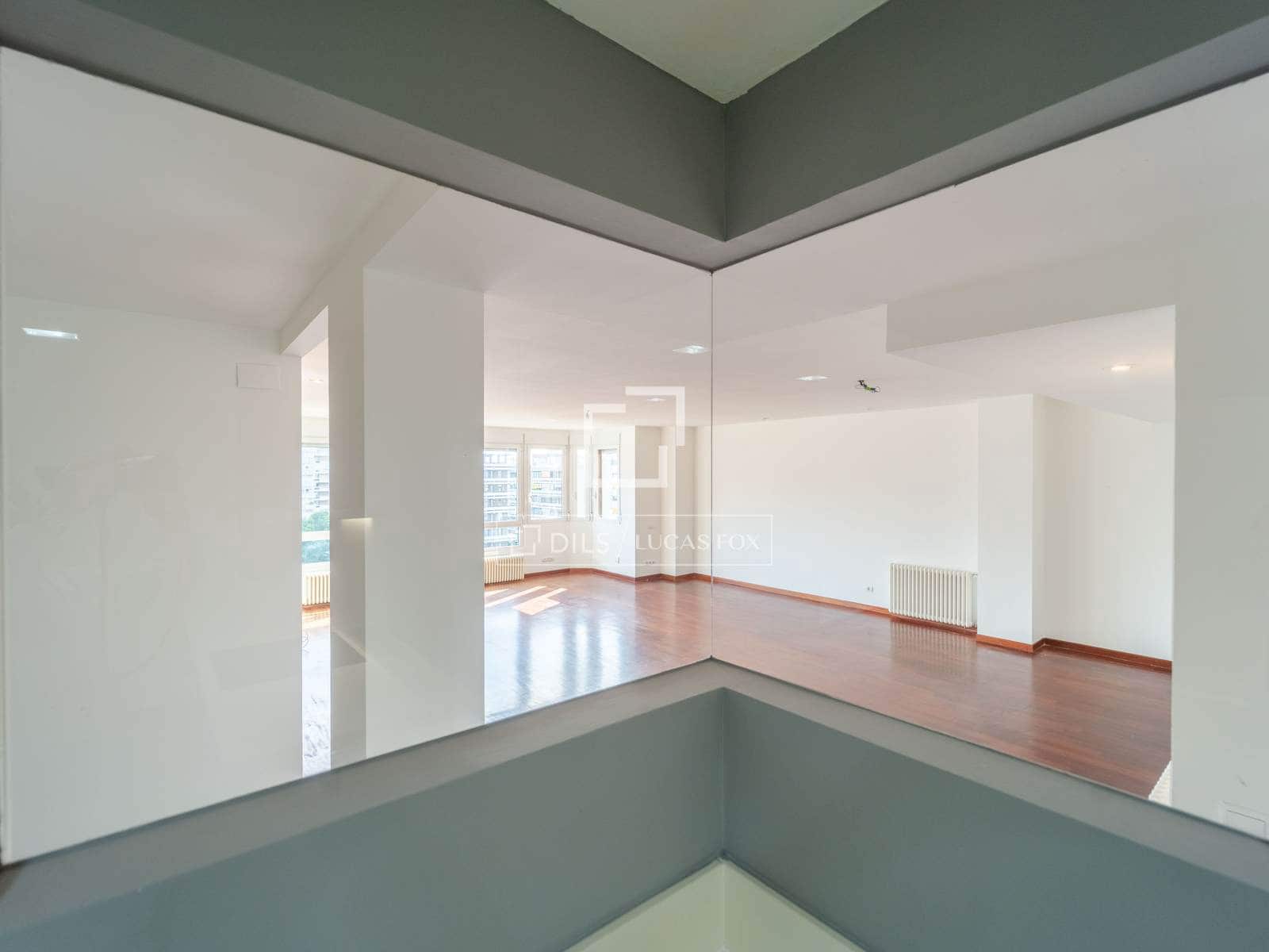 4 quarto Apartamento para arrendar em Valencia cidade com garagem - 2 600 € (Ref: 9821020)
