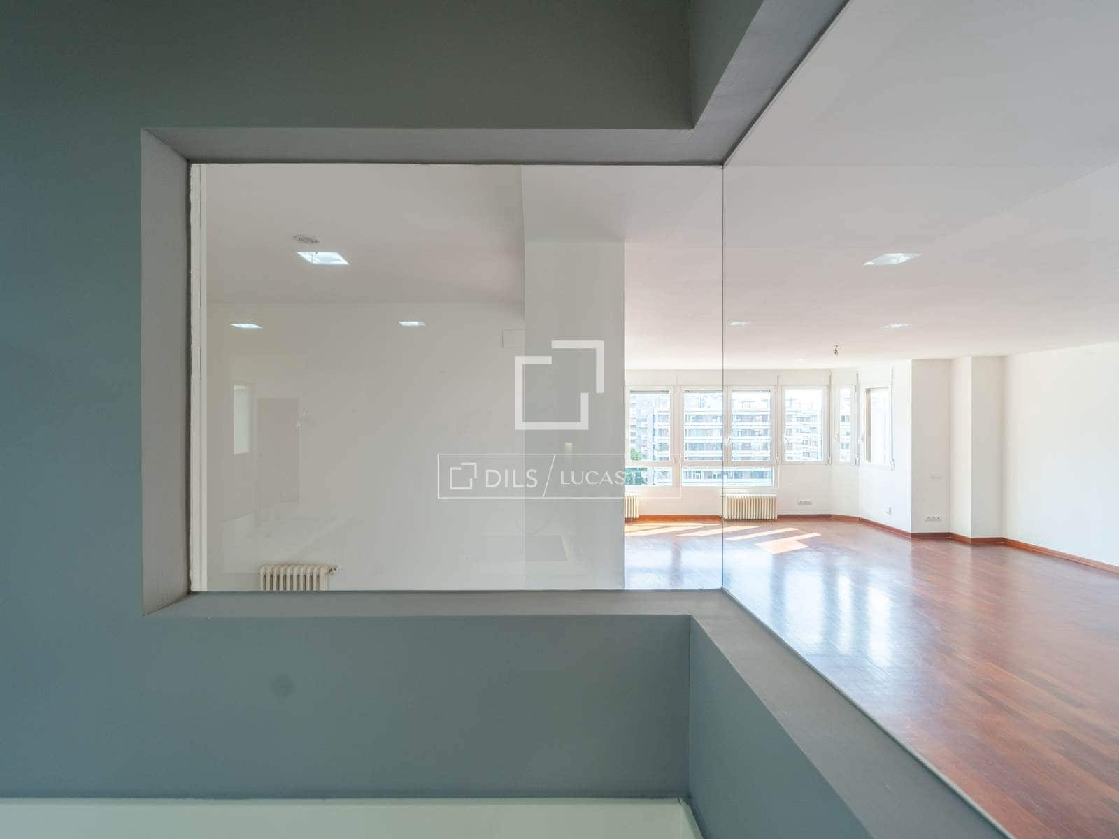 4 quarto Apartamento para arrendar em Valencia cidade com garagem - 2 600 € (Ref: 9821020)