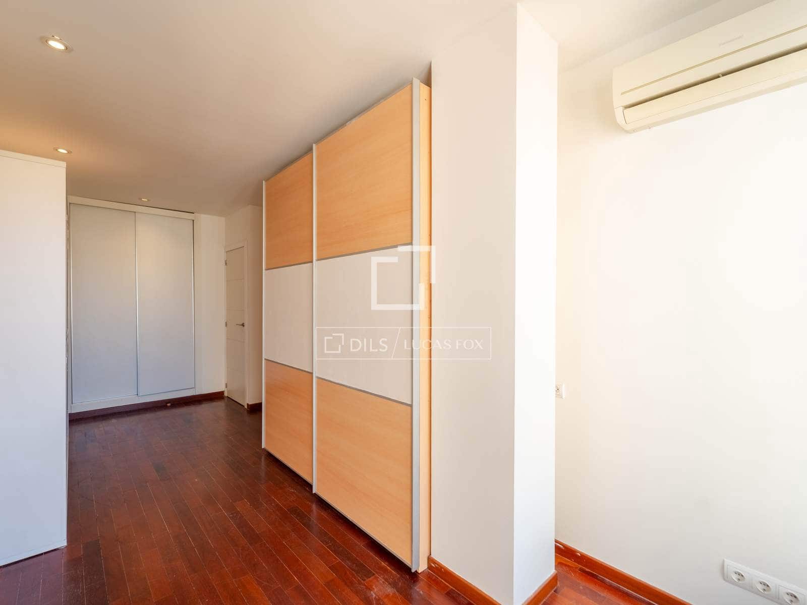 4 quarto Apartamento para arrendar em Valencia cidade com garagem - 2 600 € (Ref: 9821020)