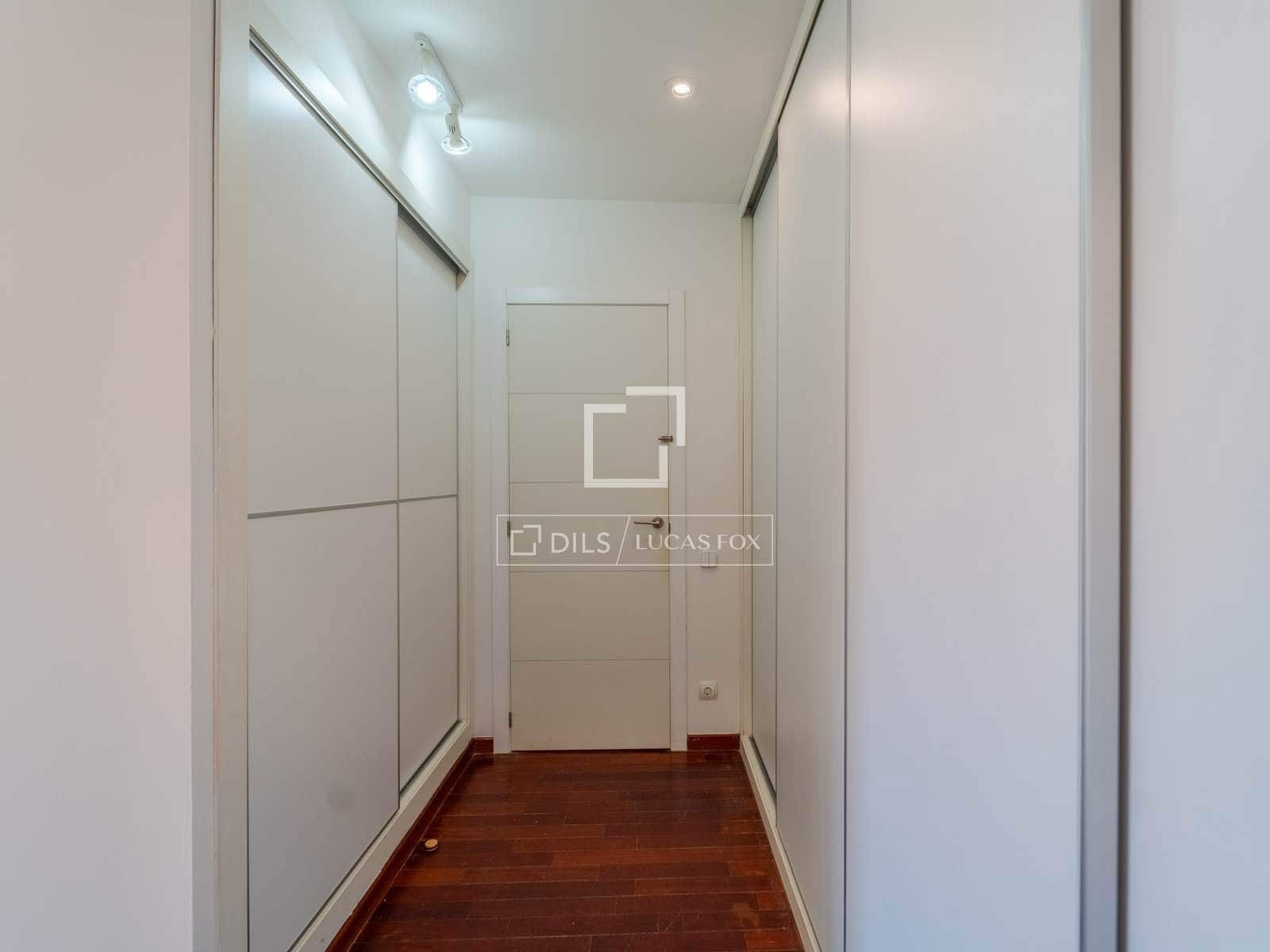 4 quarto Apartamento para arrendar em Valencia cidade com garagem - 2 600 € (Ref: 9821020)