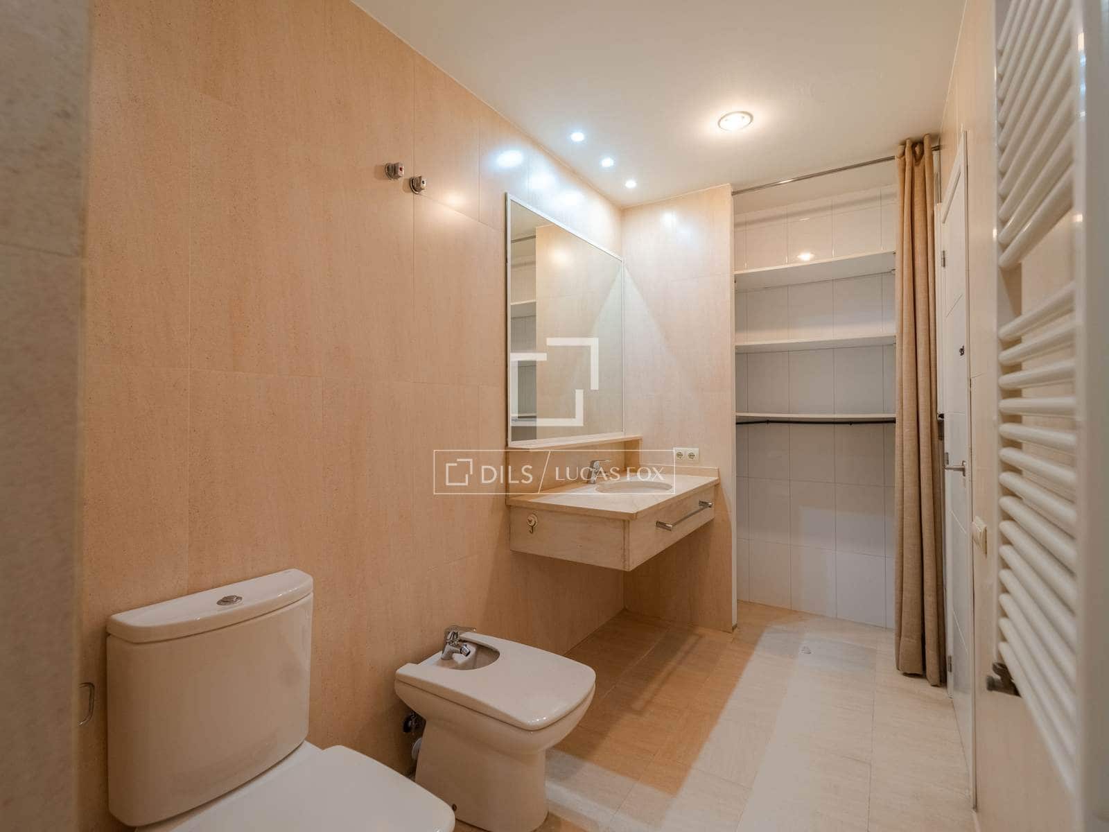 4 quarto Apartamento para arrendar em Valencia cidade com garagem - 2 600 € (Ref: 9821020)