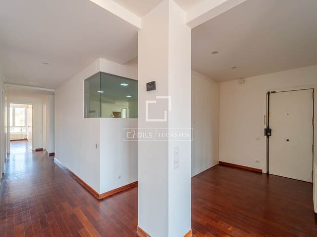 4 quarto Apartamento para arrendar em Valência cidade com garagem - 2 600 € (Ref: 9821020)