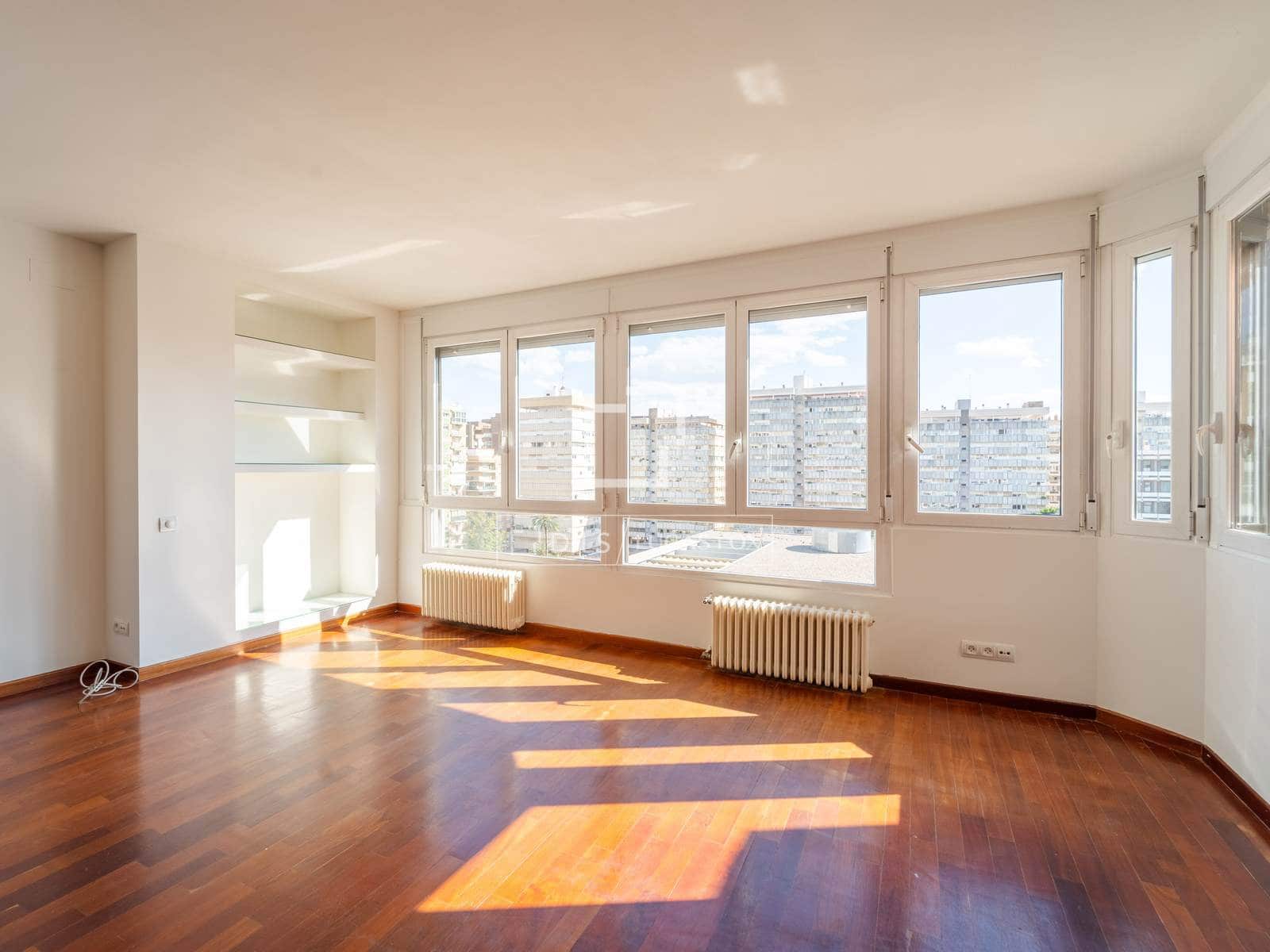 4 quarto Apartamento para arrendar em Valencia cidade com garagem - 2 600 € (Ref: 9821020)