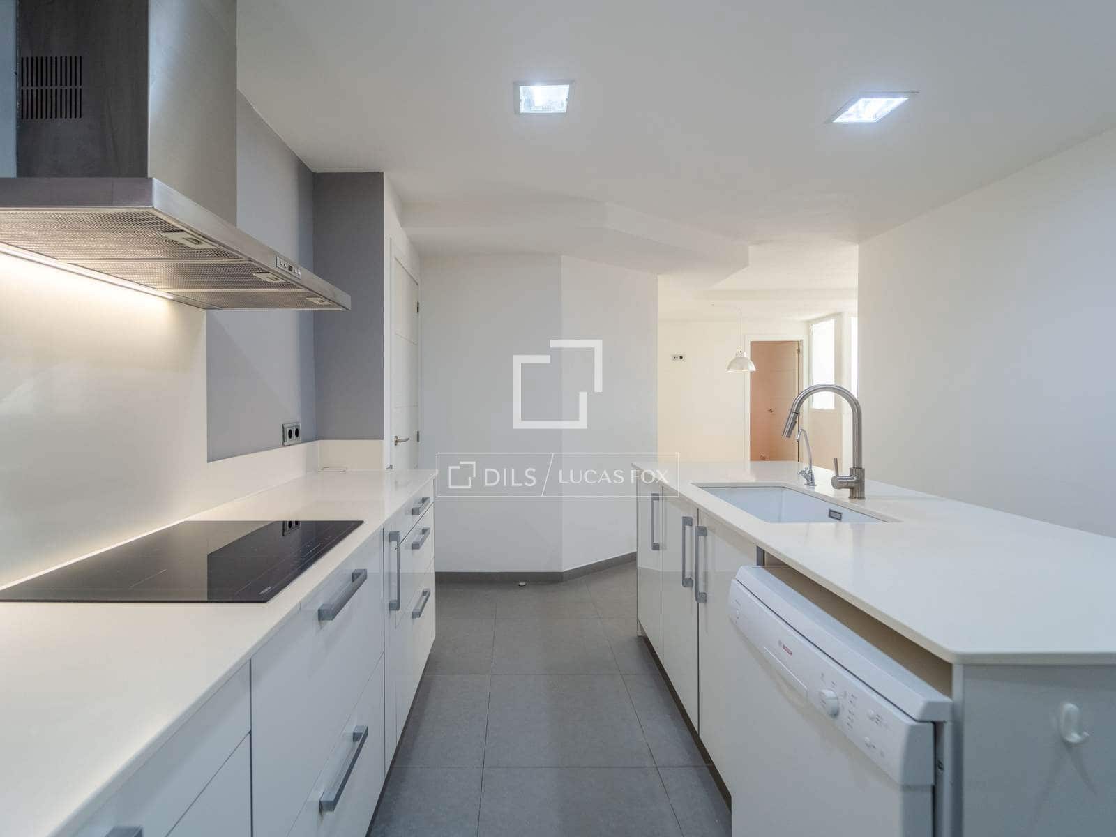 4 quarto Apartamento para arrendar em Valencia cidade com garagem - 2 600 € (Ref: 9821020)