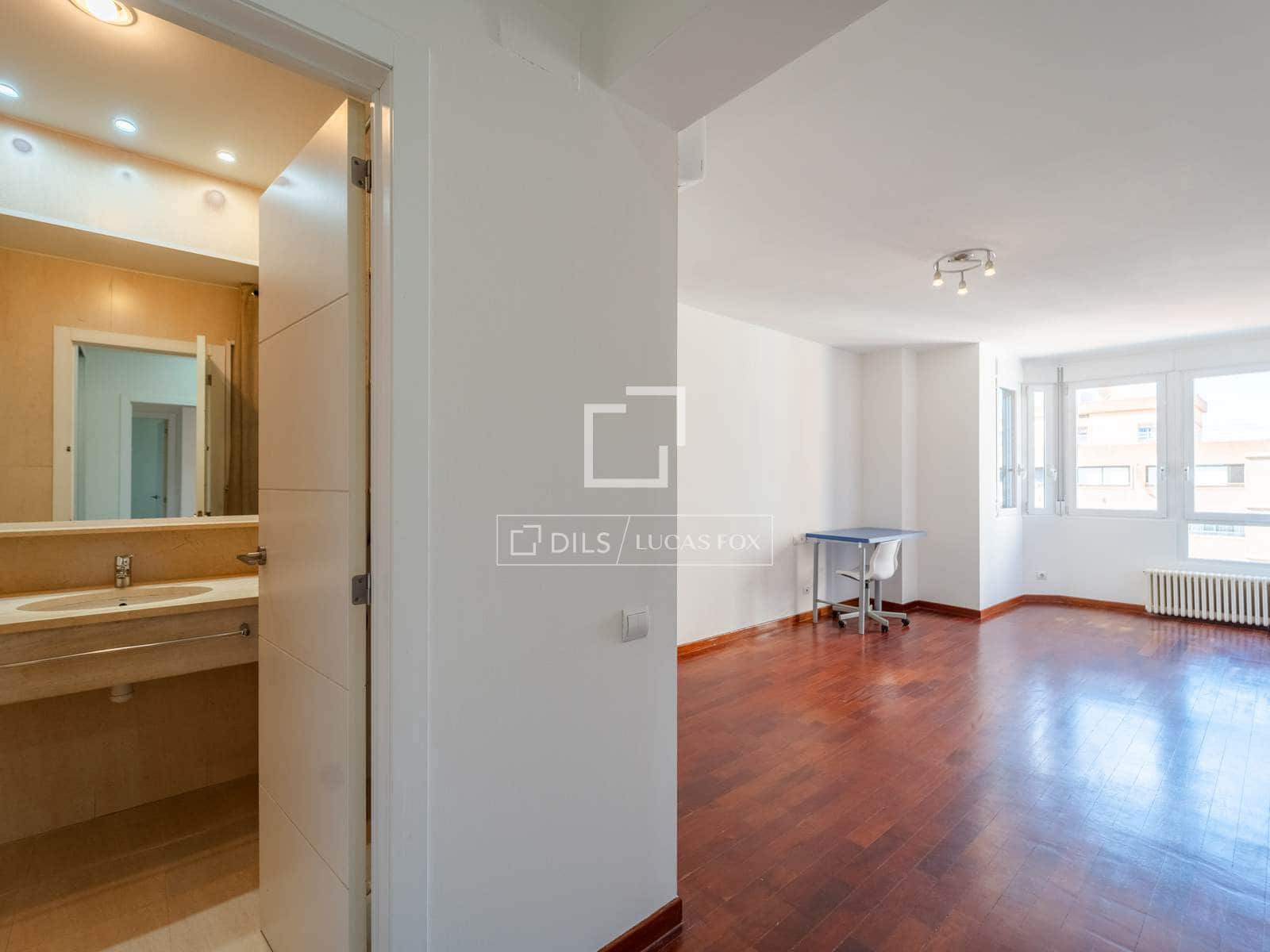 4 quarto Apartamento para arrendar em Valencia cidade com garagem - 2 600 € (Ref: 9821020)