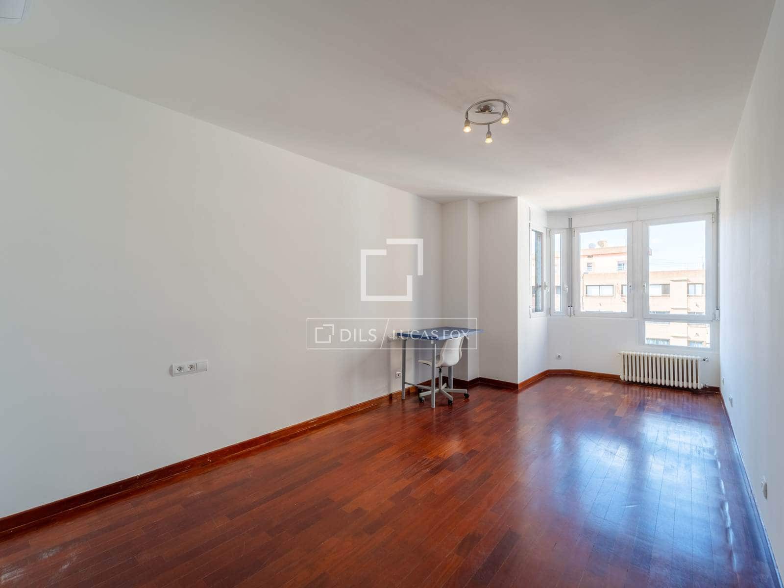 4 quarto Apartamento para arrendar em Valencia cidade com garagem - 2 600 € (Ref: 9821020)