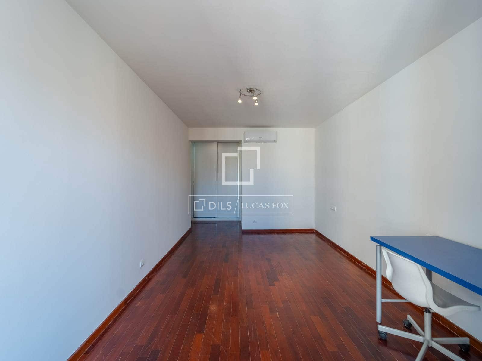 4 quarto Apartamento para arrendar em Valencia cidade com garagem - 2 600 € (Ref: 9821020)