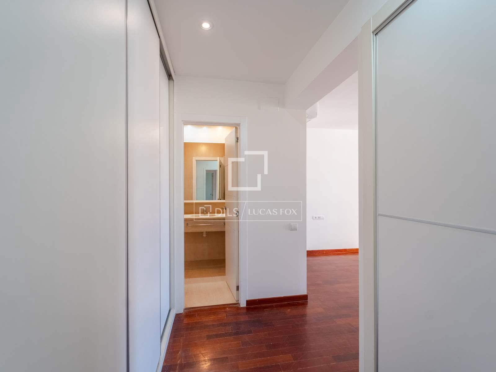 4 quarto Apartamento para arrendar em Valencia cidade com garagem - 2 600 € (Ref: 9821020)
