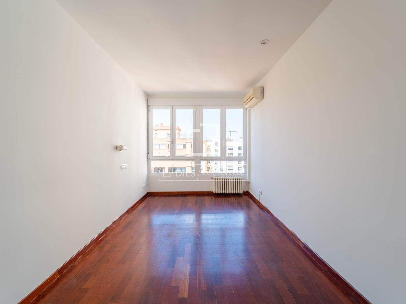 4 quarto Apartamento para arrendar em Valencia cidade com garagem - 2 600 € (Ref: 9821020)