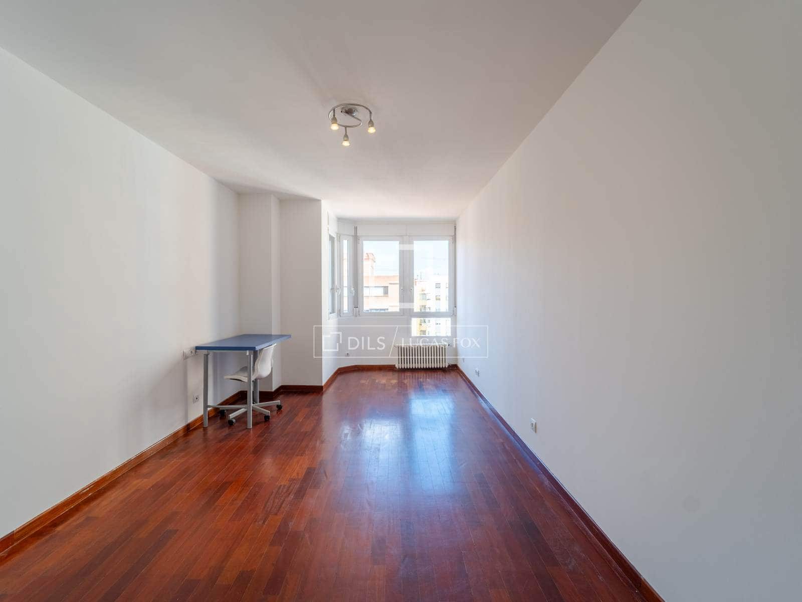 4 quarto Apartamento para arrendar em Valencia cidade com garagem - 2 600 € (Ref: 9821020)