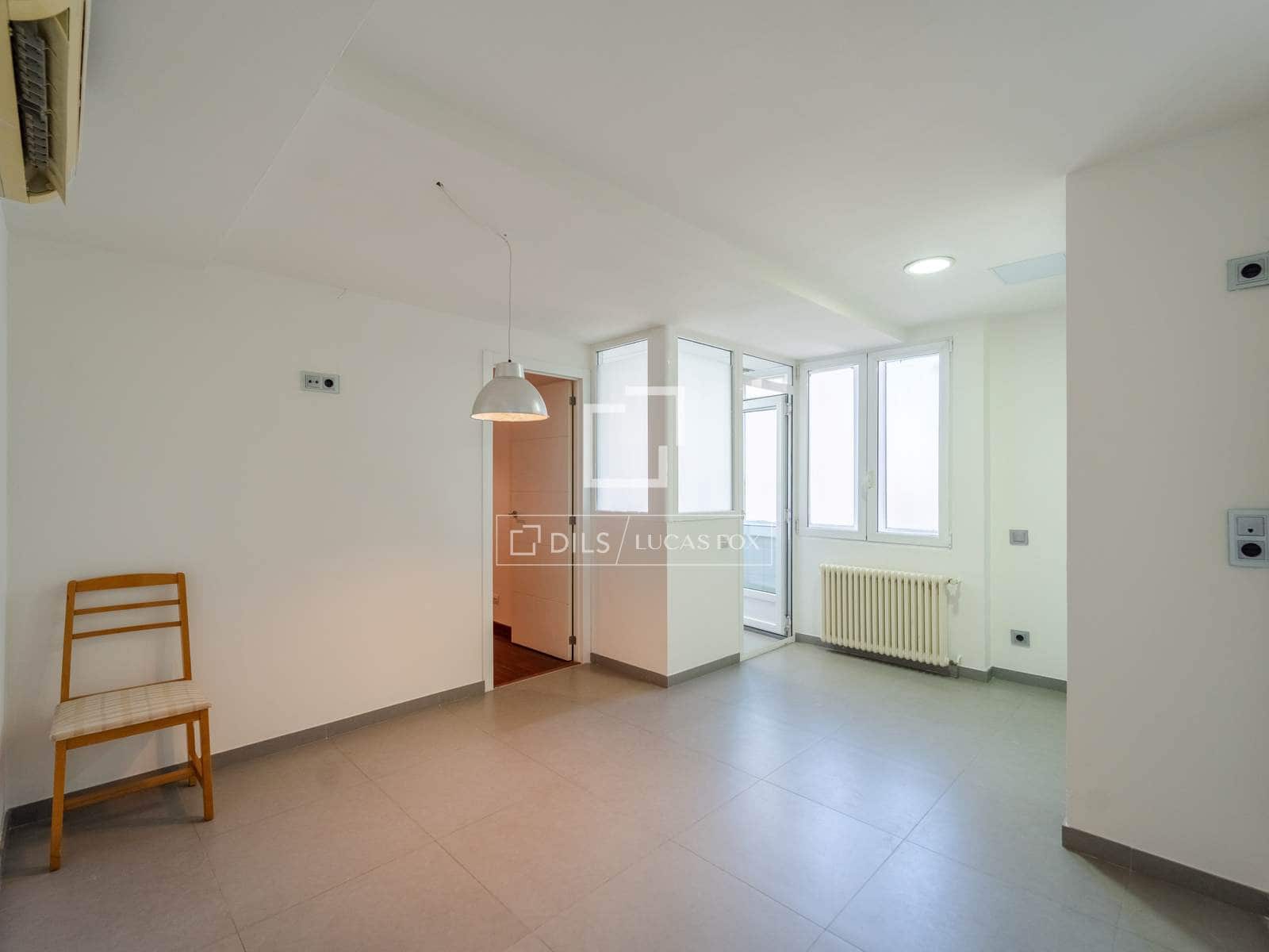 4 quarto Apartamento para arrendar em Valencia cidade com garagem - 2 600 € (Ref: 9821020)