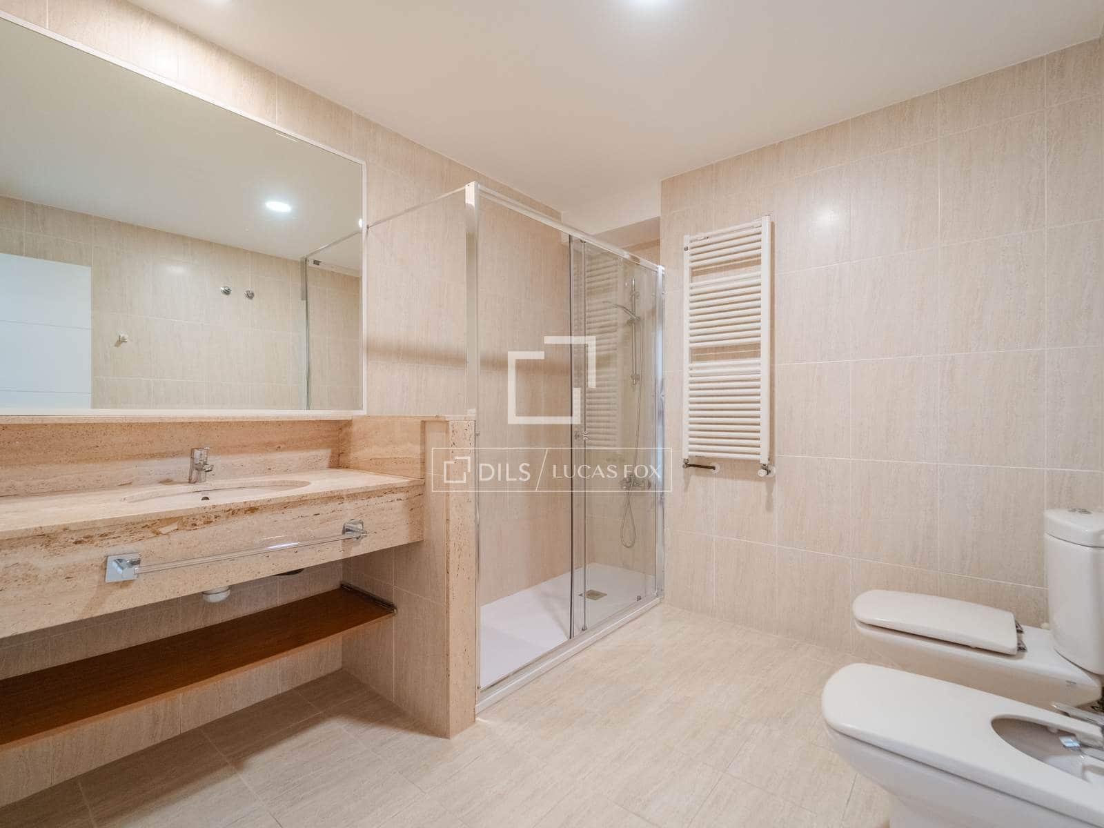 4 quarto Apartamento para arrendar em Valencia cidade com garagem - 2 600 € (Ref: 9821020)