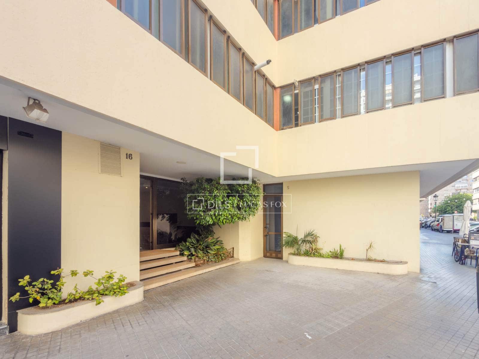 4 quarto Apartamento para arrendar em Valencia cidade com garagem - 2 600 € (Ref: 9821020)