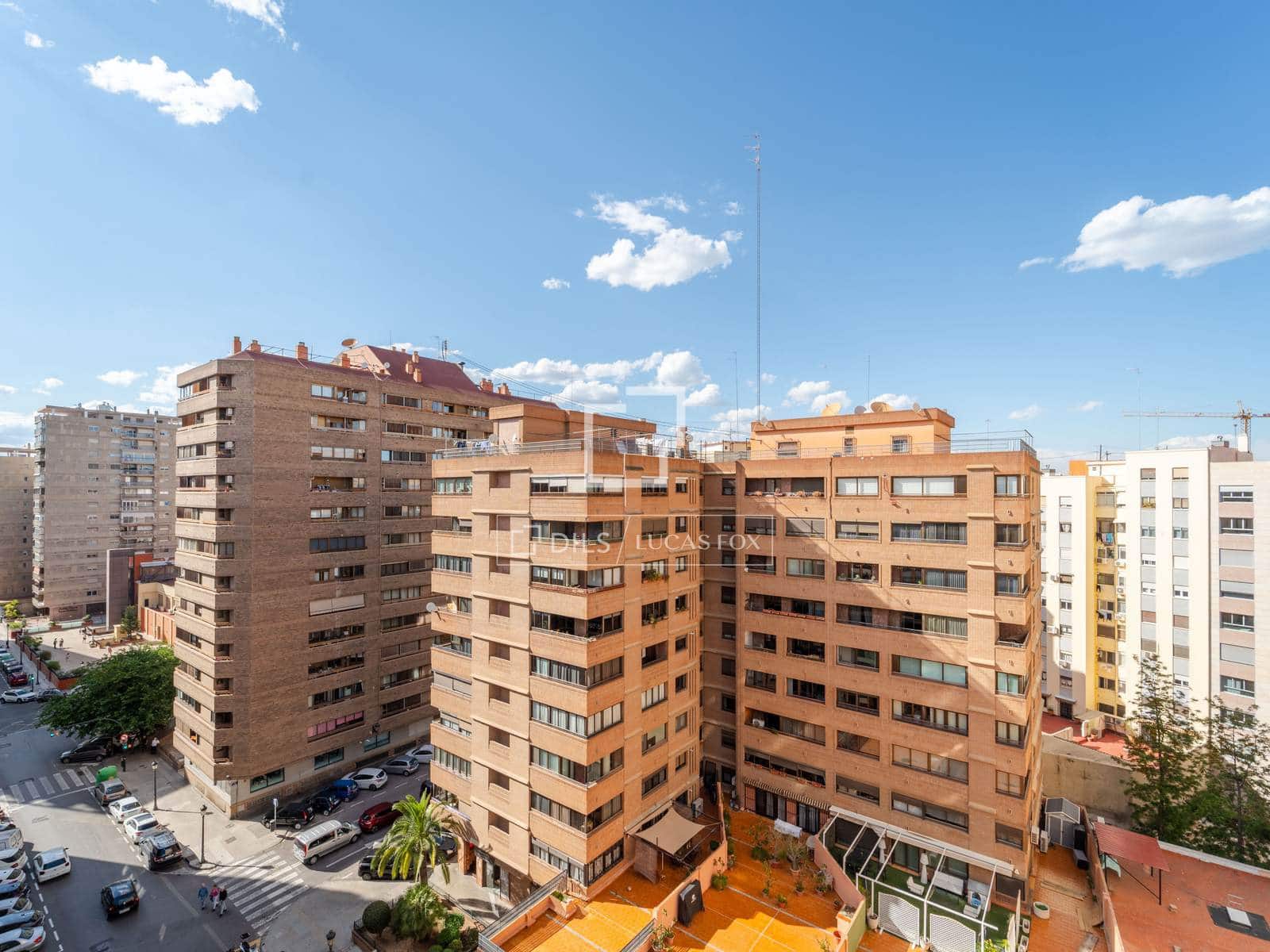 4 quarto Apartamento para arrendar em Valencia cidade com garagem - 2 600 € (Ref: 9821020)