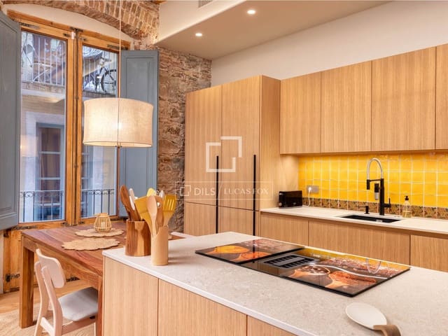 3 soveværelse Lejlighed til salg i Girona by - € 695.000 (Ref: 9821358)
