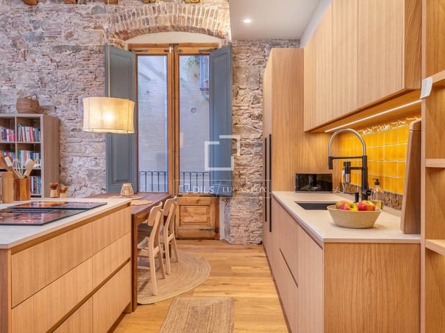 3 soveværelse Lejlighed til salg i Girona by - € 695.000 (Ref: 9821358)