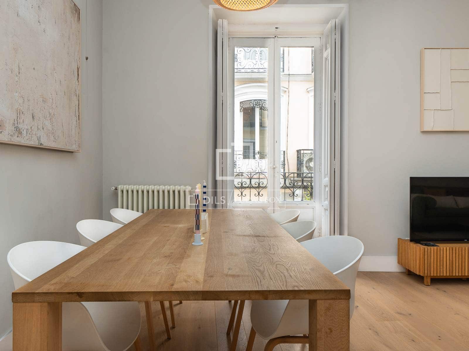2 soveværelse Lejlighed til leje i Madrid by - € 3.800 (Ref: 9821359)