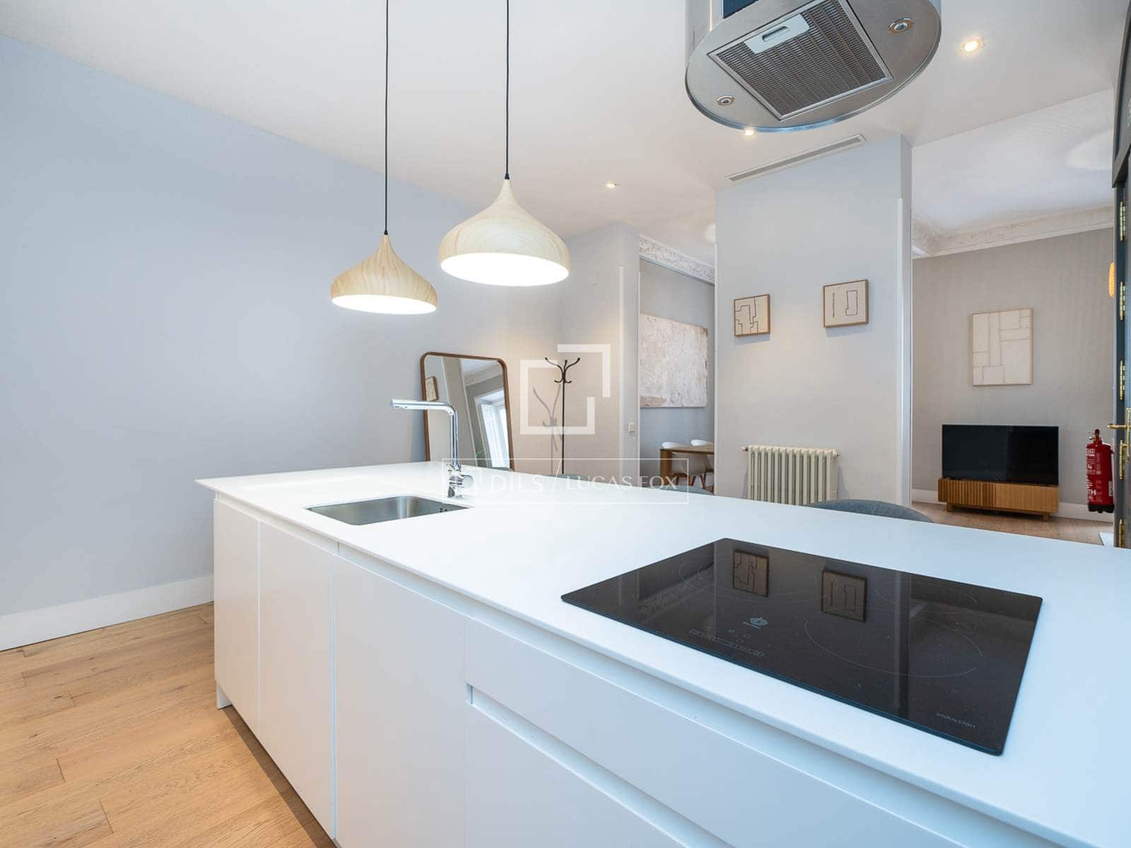 2 soveværelse Lejlighed til leje i Madrid by - € 3.800 (Ref: 9821359)
