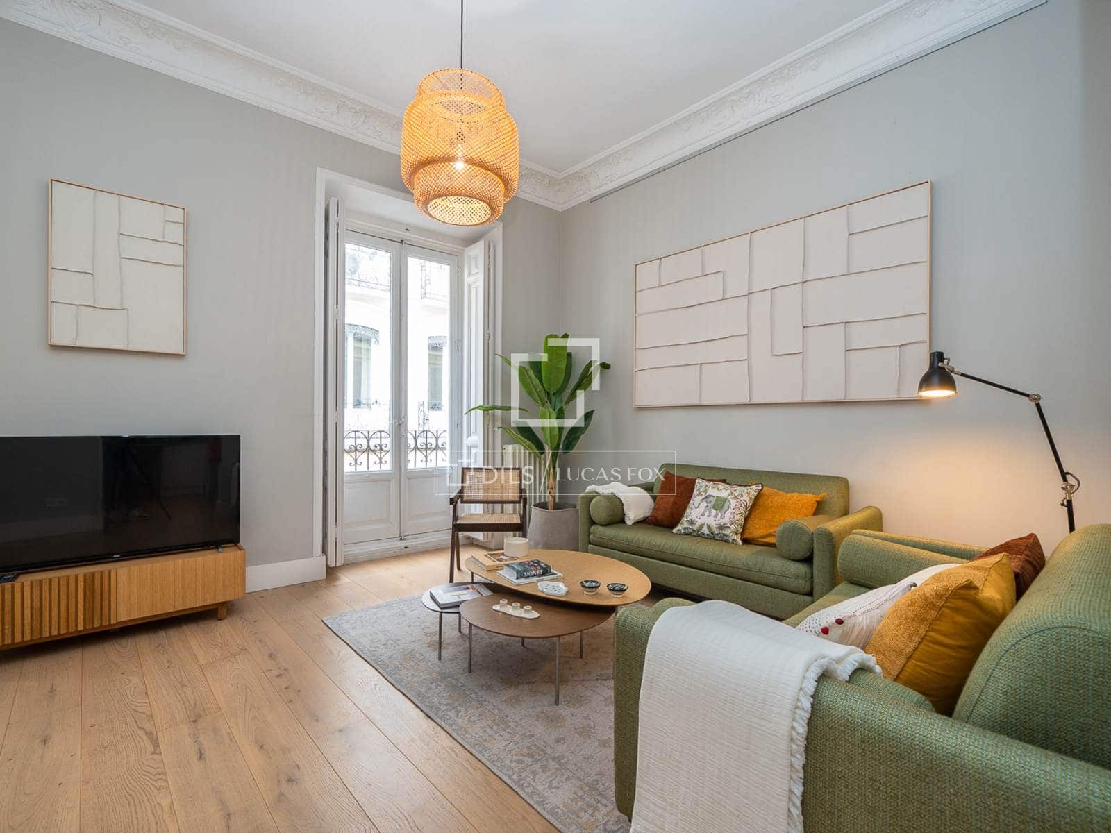 2 soveværelse Lejlighed til leje i Madrid by - € 3.800 (Ref: 9821359)