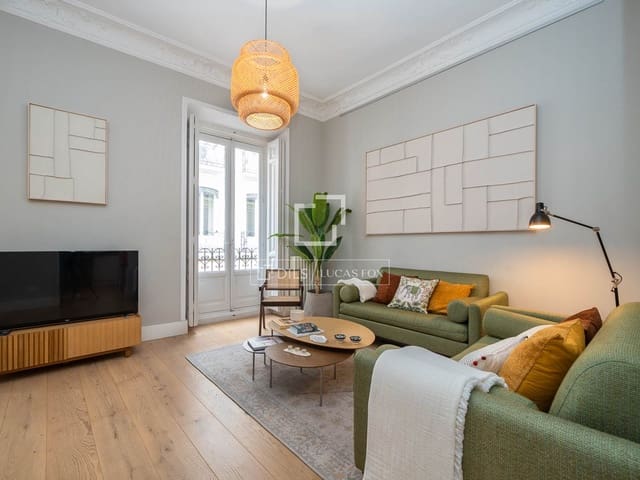 2 soveværelse Lejlighed til leje i Madrid by - € 3.800 (Ref: 9821359)