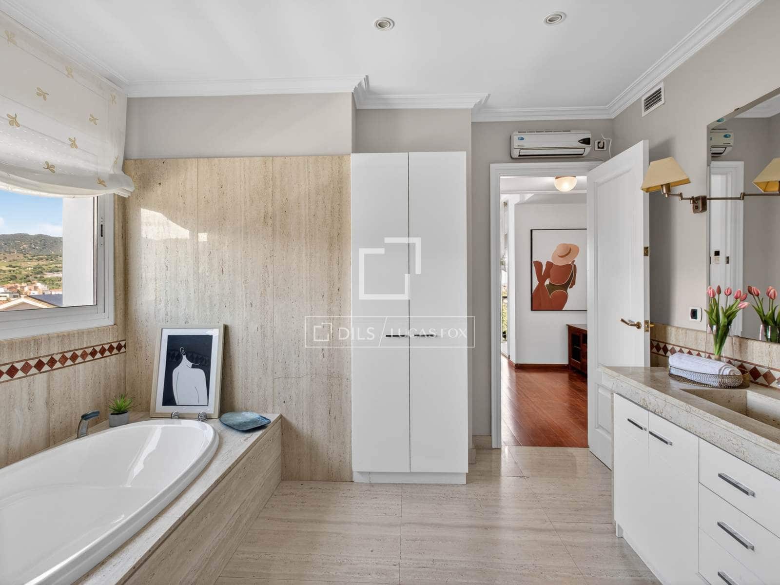 5 bedroom Villa for sale in Alella with pool garage - € 1,500,000 (Ref: 9821360)