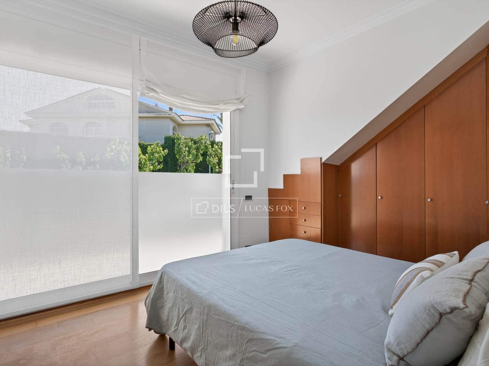 5 bedroom Villa for sale in Alella with pool garage - € 1,500,000 (Ref: 9821360)