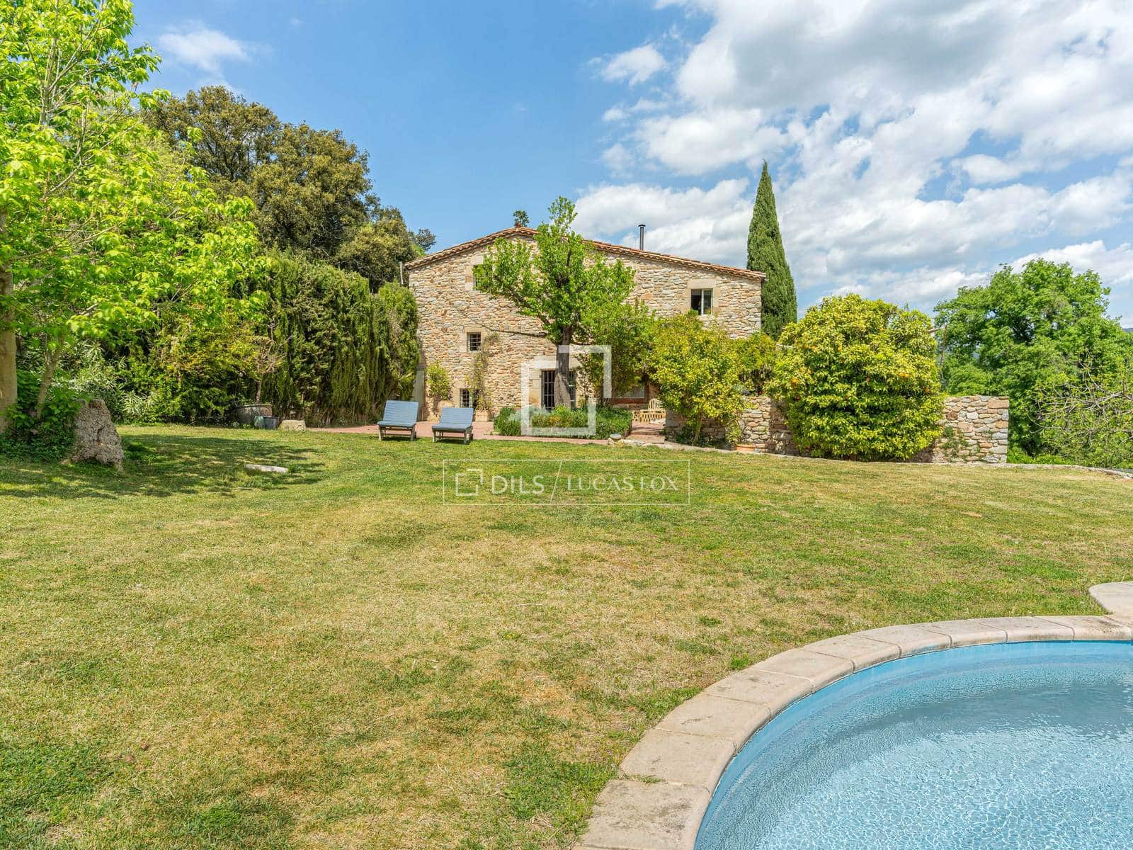 4 soveværelse Finca/Landehus til salg i Bescano med swimmingpool garage - € 795.000 (Ref: 9821568)