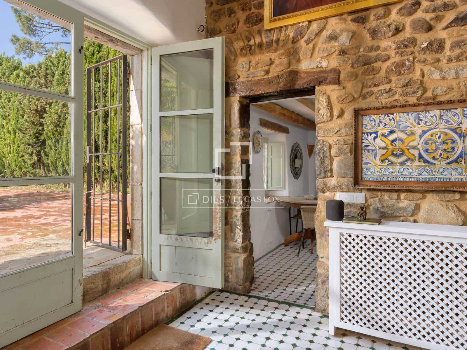4 soveværelse Finca/Landehus til salg i Bescano med swimmingpool garage - € 795.000 (Ref: 9821568)