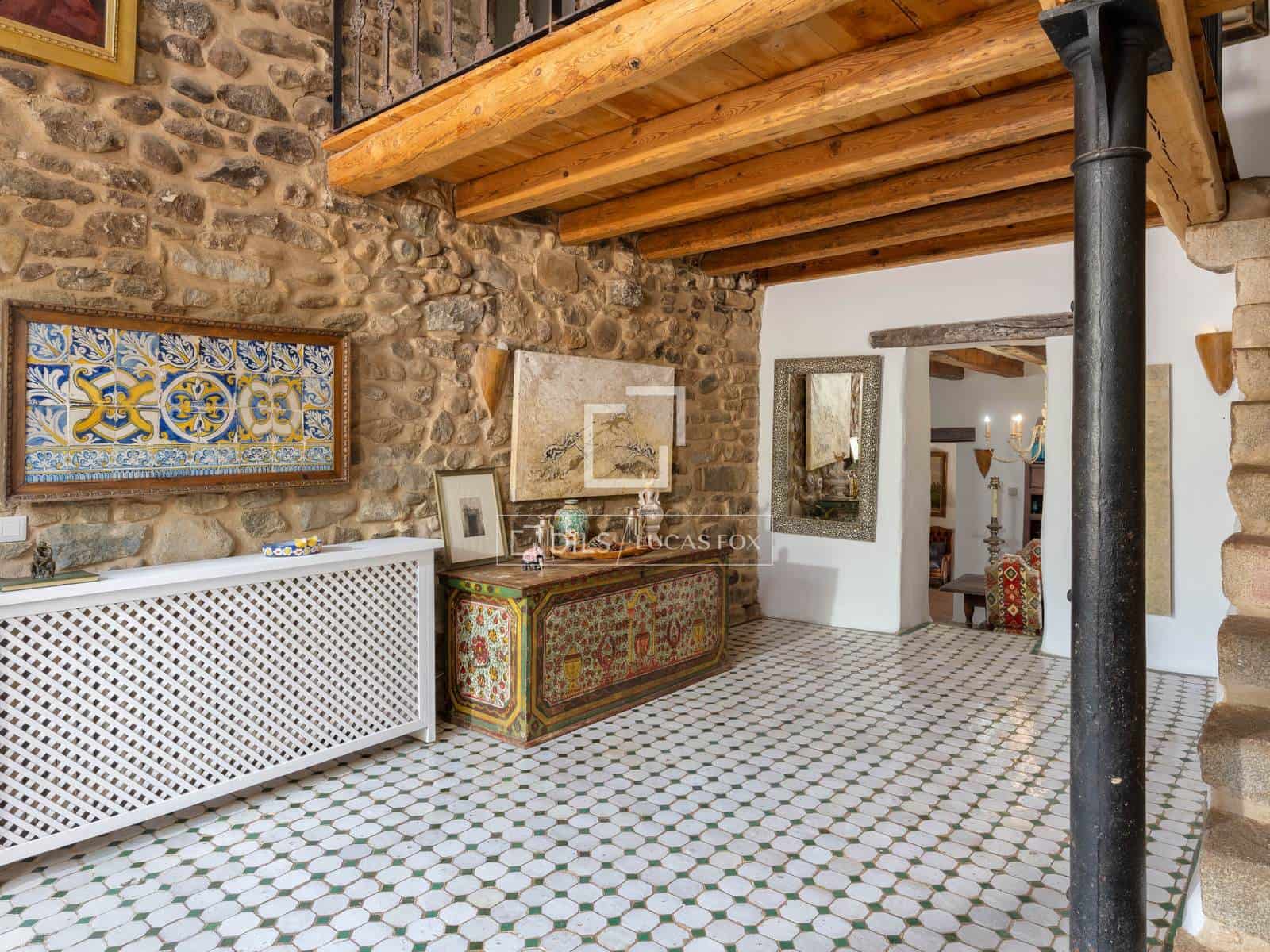 4 soveværelse Finca/Landehus til salg i Bescano med swimmingpool garage - € 795.000 (Ref: 9821568)