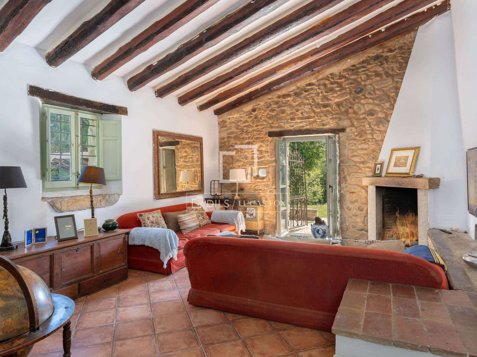 4 soveværelse Finca/Landehus til salg i Bescano med swimmingpool garage - € 795.000 (Ref: 9821568)