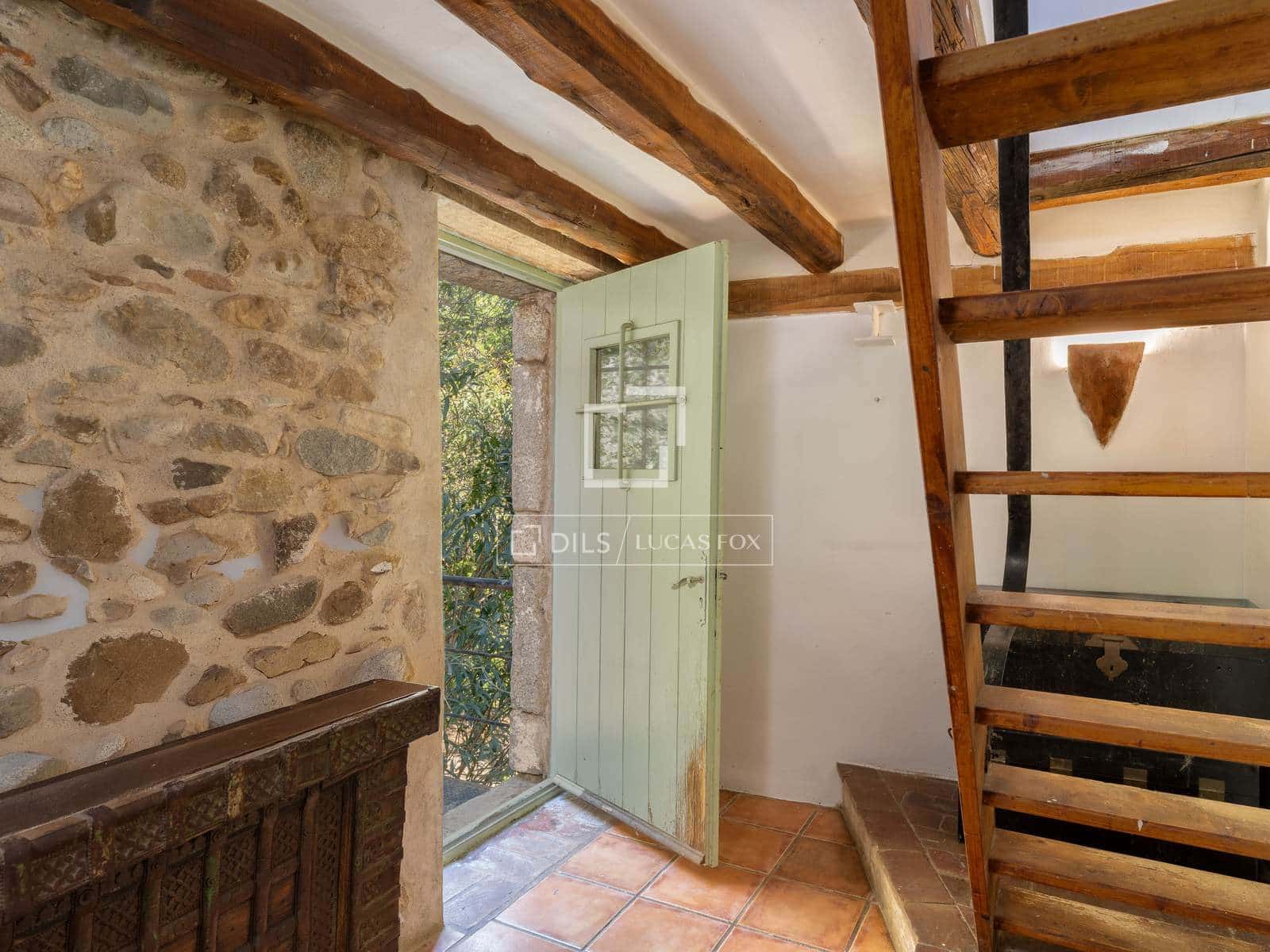 4 soveværelse Finca/Landehus til salg i Bescano med swimmingpool garage - € 795.000 (Ref: 9821568)