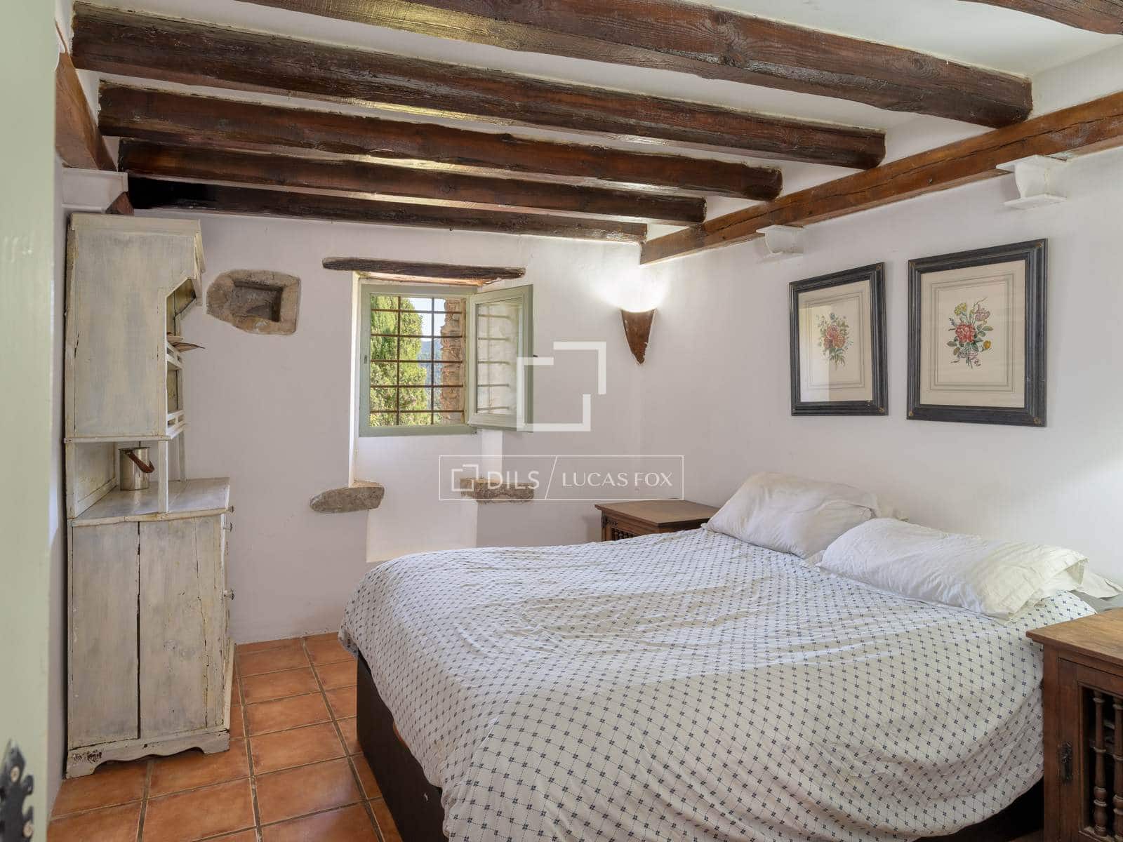 4 soveværelse Finca/Landehus til salg i Bescano med swimmingpool garage - € 795.000 (Ref: 9821568)