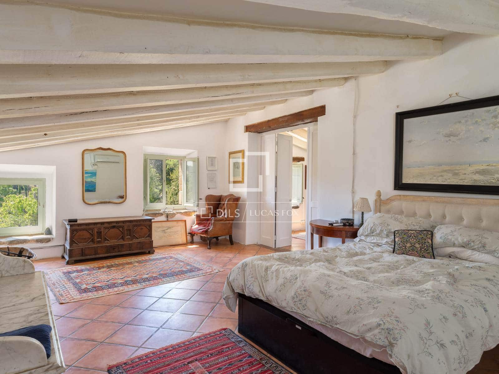 4 soveværelse Finca/Landehus til salg i Bescano med swimmingpool garage - € 795.000 (Ref: 9821568)