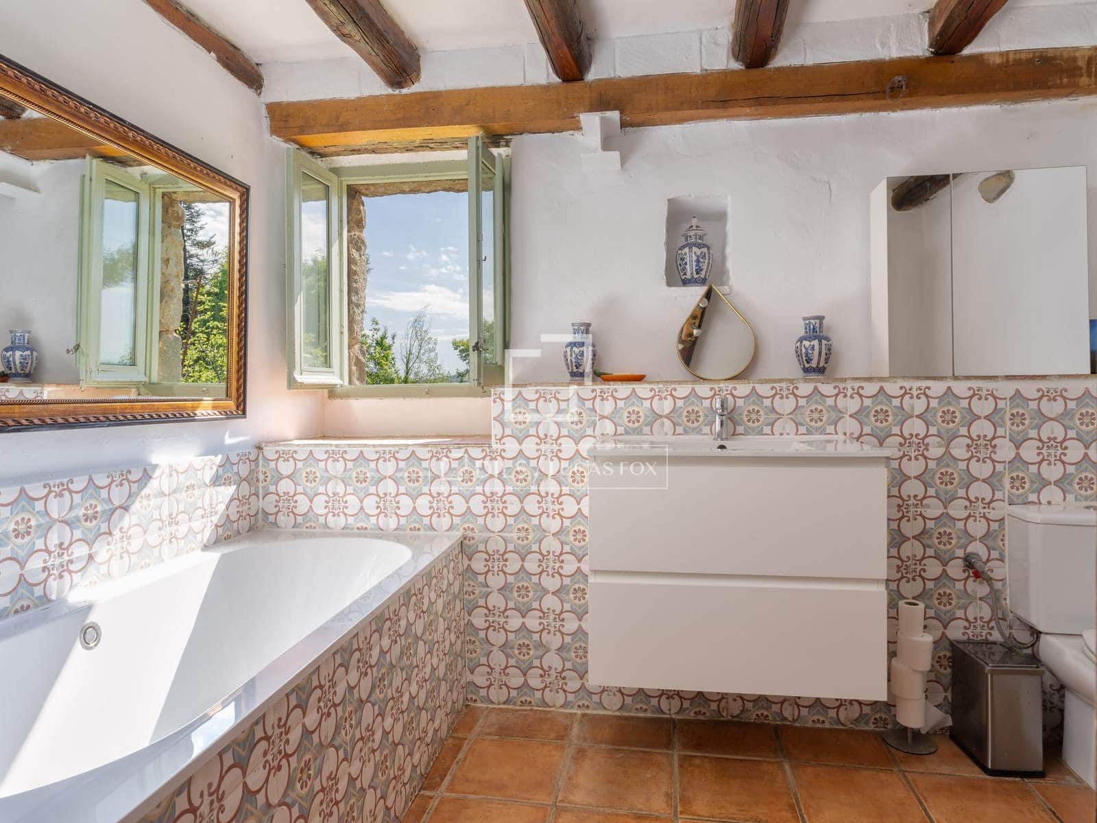 4 soveværelse Finca/Landehus til salg i Bescano med swimmingpool garage - € 795.000 (Ref: 9821568)