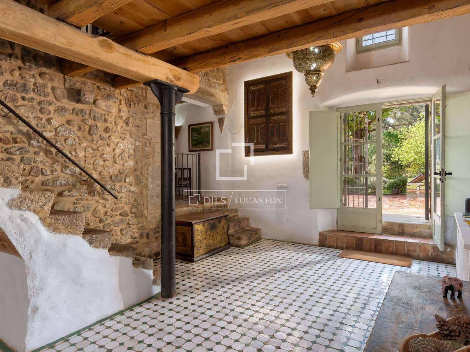 4 soveværelse Finca/Landehus til salg i Bescano med swimmingpool garage - € 795.000 (Ref: 9821568)