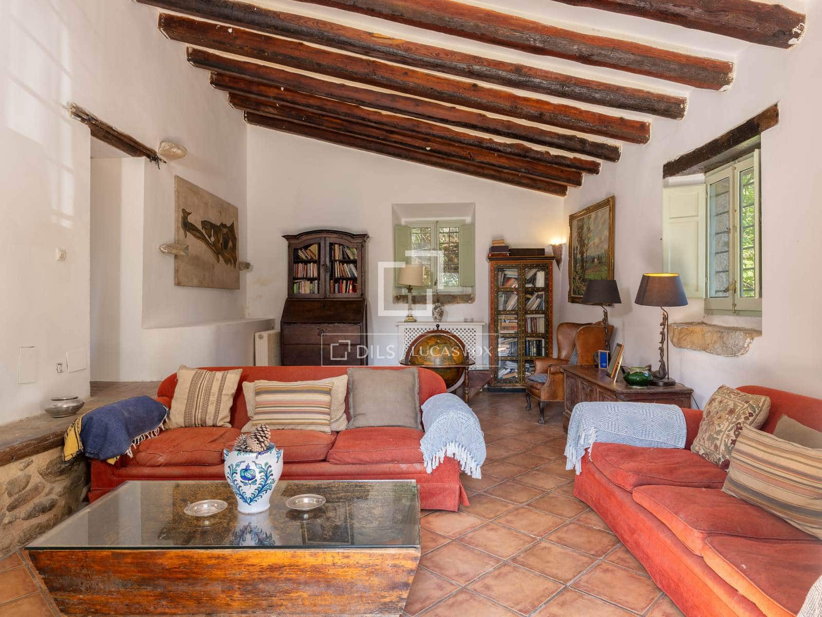 4 soveværelse Finca/Landehus til salg i Bescano med swimmingpool garage - € 795.000 (Ref: 9821568)