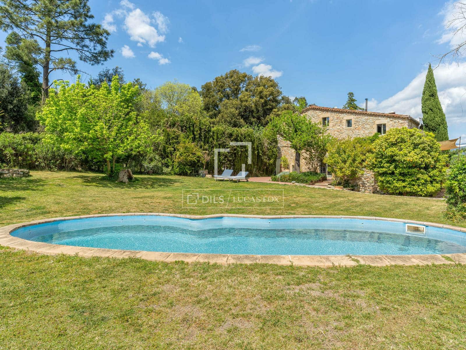 4 soveværelse Finca/Landehus til salg i Bescano med swimmingpool garage - € 795.000 (Ref: 9821568)
