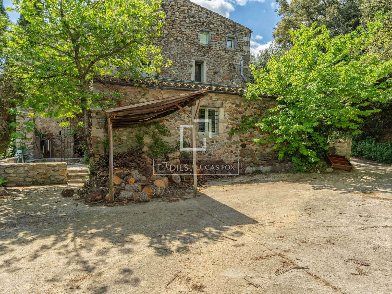 4 soveværelse Finca/Landehus til salg i Bescano med swimmingpool garage - € 795.000 (Ref: 9821568)