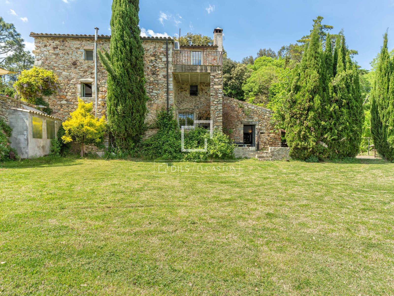 4 soveværelse Finca/Landehus til salg i Bescano med swimmingpool garage - € 795.000 (Ref: 9821568)