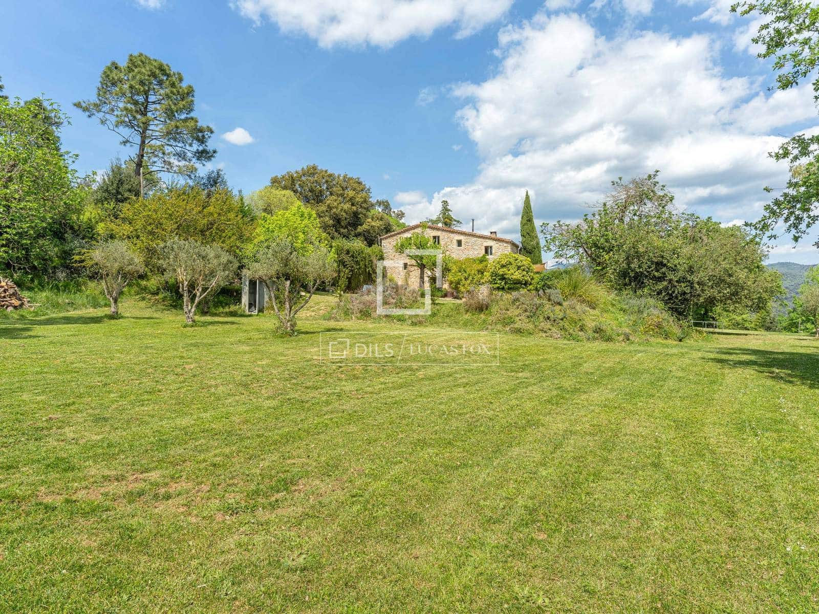 4 soveværelse Finca/Landehus til salg i Bescano med swimmingpool garage - € 795.000 (Ref: 9821568)