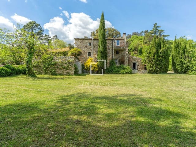4 sypialnia Finka/Dom wiejski na sprzedaż w Bescanó z basenem garażem - 795 000 € (Ref: 9821568)