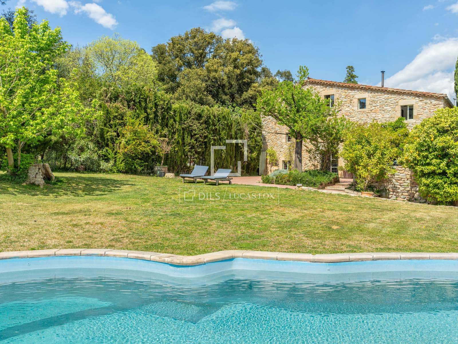 4 soveværelse Finca/Landehus til salg i Bescano med swimmingpool garage - € 795.000 (Ref: 9821568)